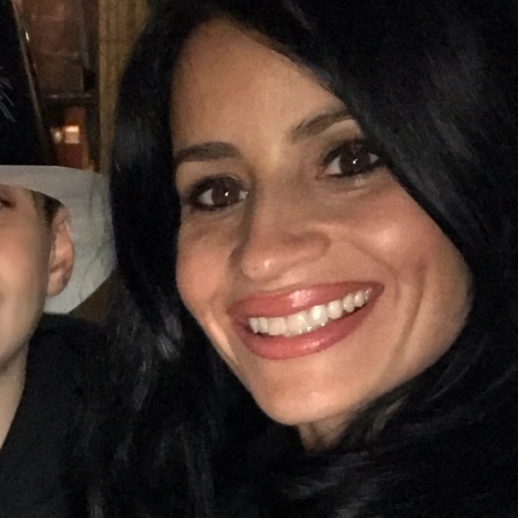 Meet your Posher, Dina - Picture 1 of 1